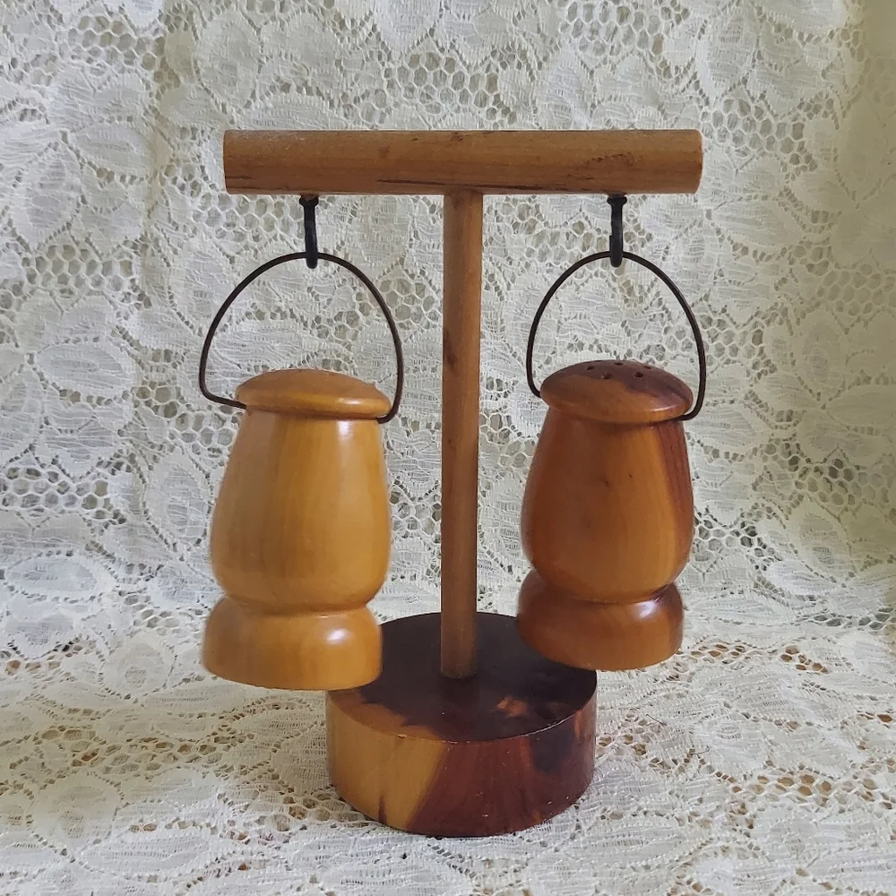 Scuffy Rustic Vintage Souvenir Salt and Pepper Shaker Set Eureka Springs AR Souv